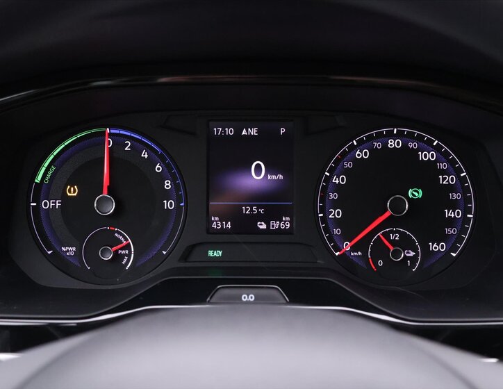 Volkswagen Bora Sedan 0,0 100 kw