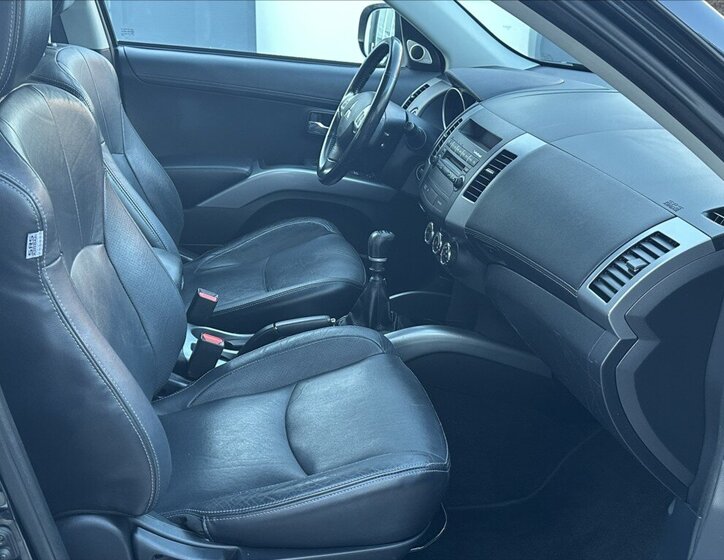 Mitsubishi Outlander SUV / Terénní 2,3 l 130 kw