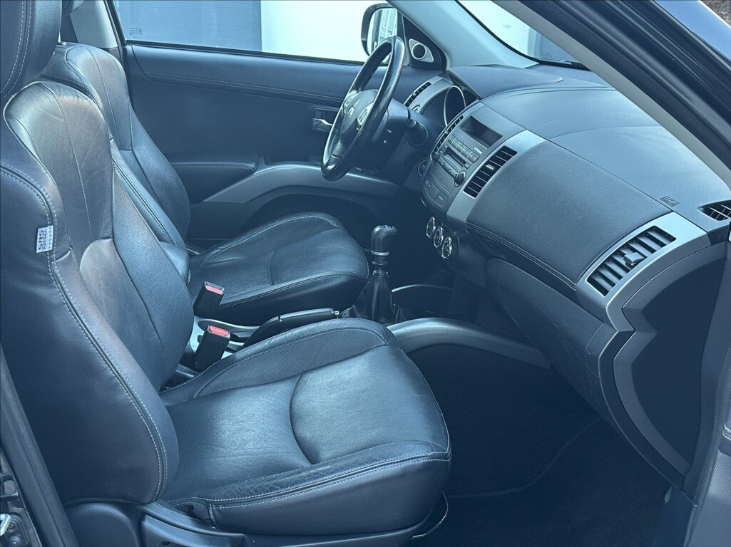 Mitsubishi Outlander SUV / Terénní 2,3 l 130 kw