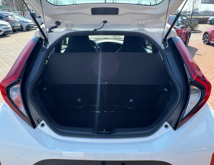 Toyota Aygo Hatchback 998,0 53 kw