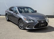 Lexus ES 300h Sedan / Limuzína 2,5 l 131 kw