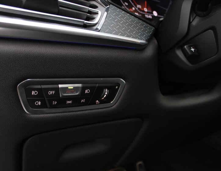 BMW X7 SUV 4,4 l 390 kw