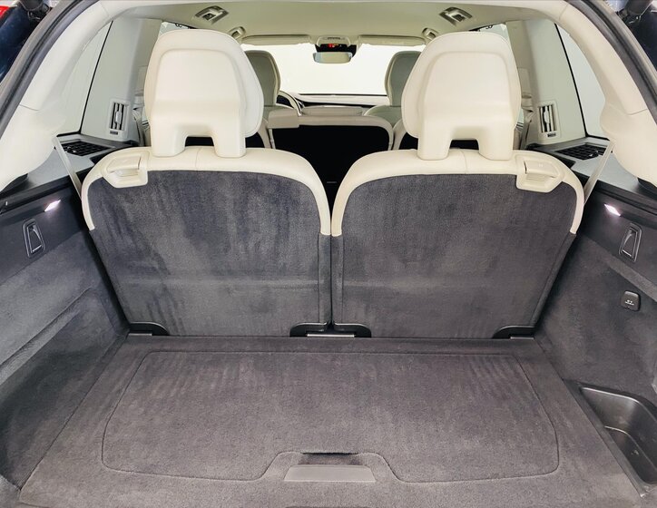 Volvo XC90 SUV / Terénní 2,0 l 173 kw