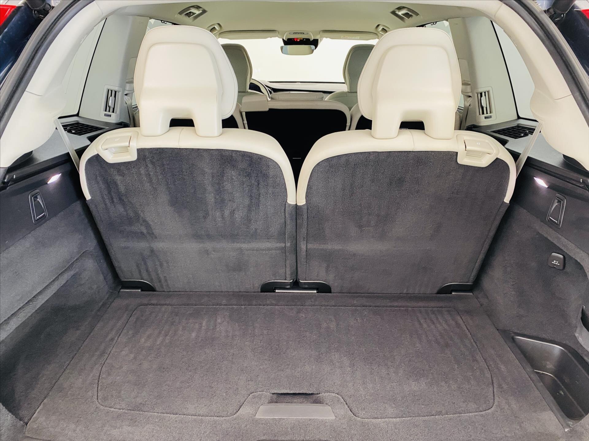 Volvo XC90 SUV / Terénní 2,0 l 173 kw