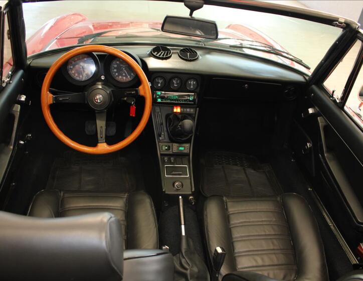 Alfa Romeo Spider 15