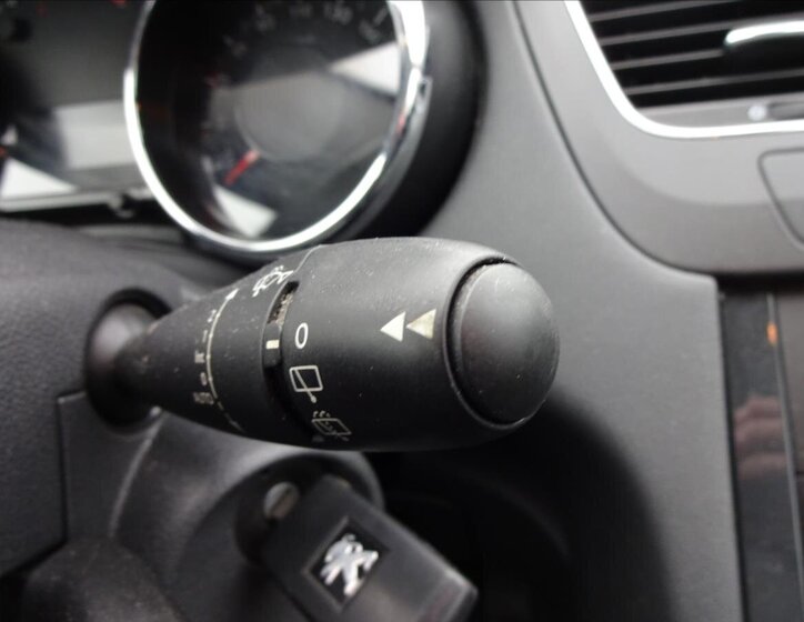 Peugeot 5008 MPV 1,6 l 115 kw