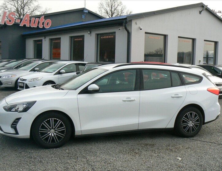 Ford Focus Kombi 999,0 92 kw