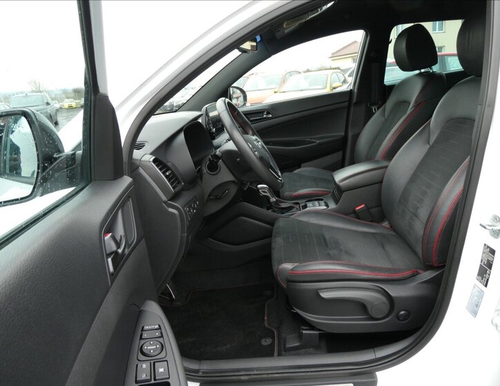 Hyundai Tucson SUV 1,6 l 100 kw