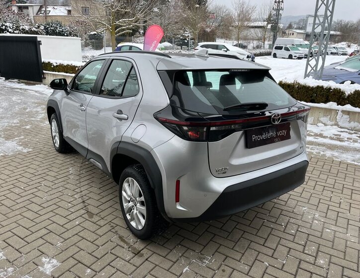 Toyota Yaris Cross SUV 1,5 l 68 kw
