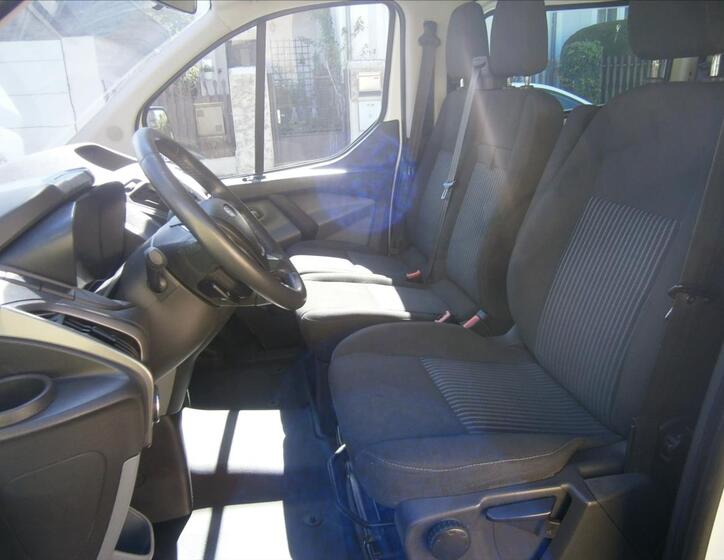 Ford Transit Custom 13