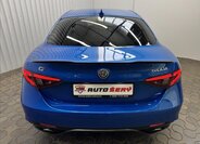 Alfa Romeo Giulia Sedan / Limuzína 2,0 l 206 kw
