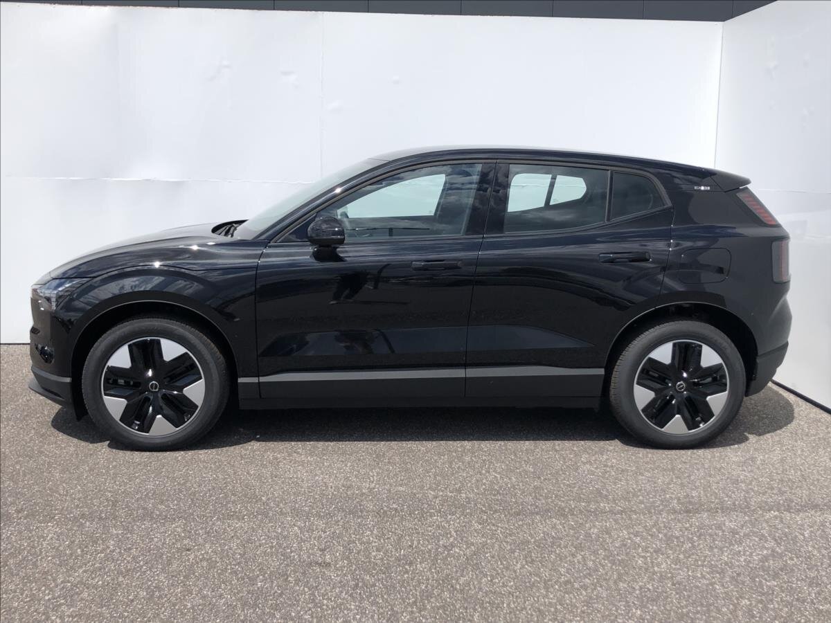 Volvo EX30 SUV / Terénní 0,0 200 kw
