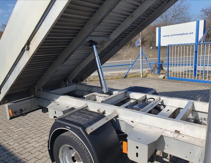 Nissan NV400 Sklápěč 2,3 l 120 kw