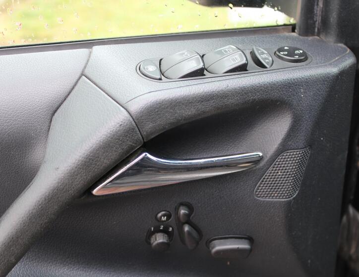 Mercedes-Benz Viano 24