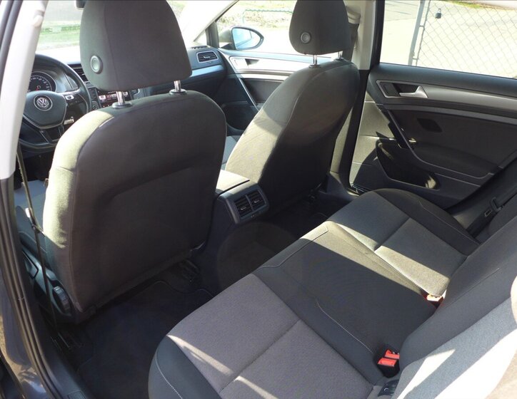 Volkswagen Golf Hatchback 1,2 l 63 kw