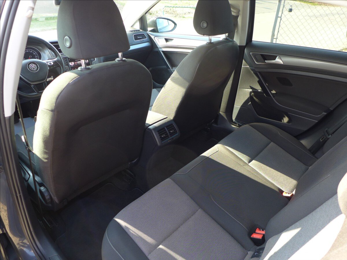 Volkswagen Golf Hatchback 1,2 l 63 kw