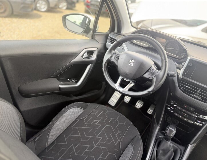 Peugeot 2008 SUV / Terénní 1,2 l 61 kw