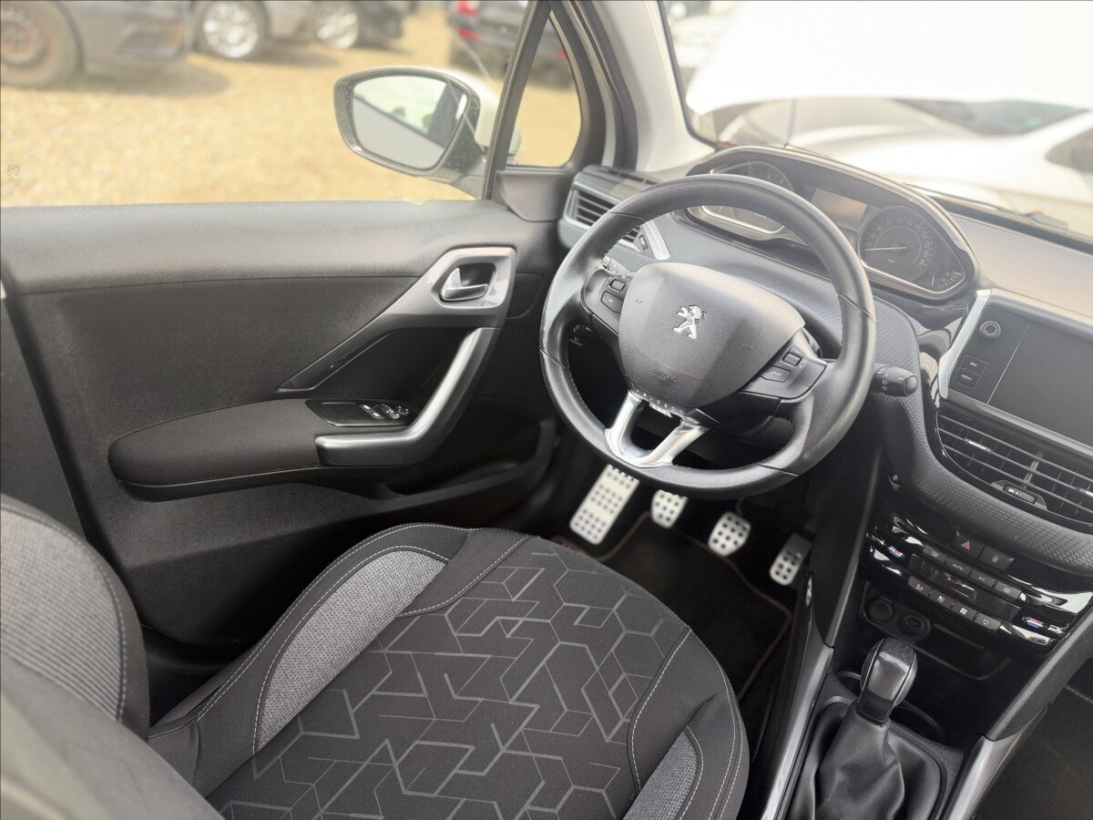 Peugeot 2008 SUV / Terénní 1,2 l 61 kw