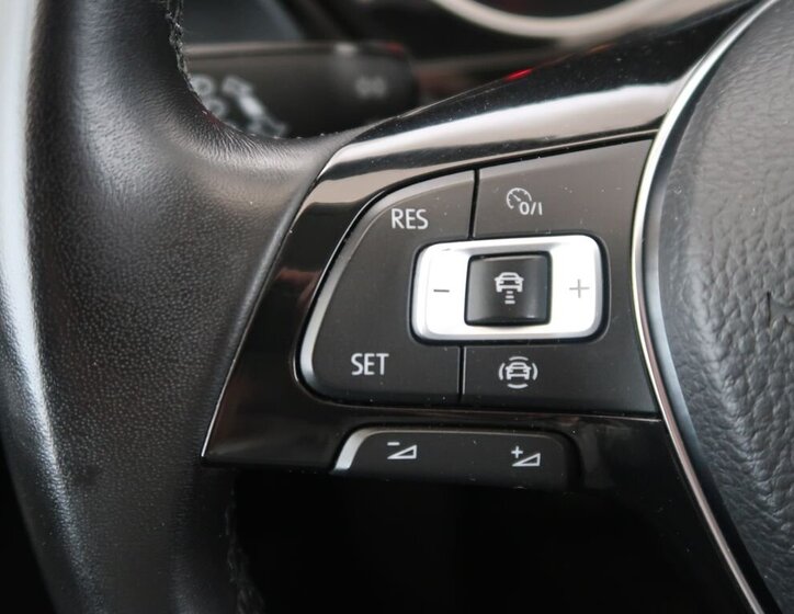 Volkswagen Touran Kombi 2,0 l 110 kw