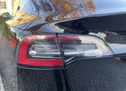 Tesla Model 3 Sedan 0,0 239 kw