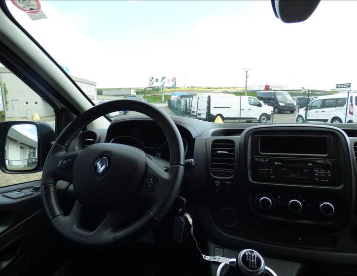 Renault Trafic 13