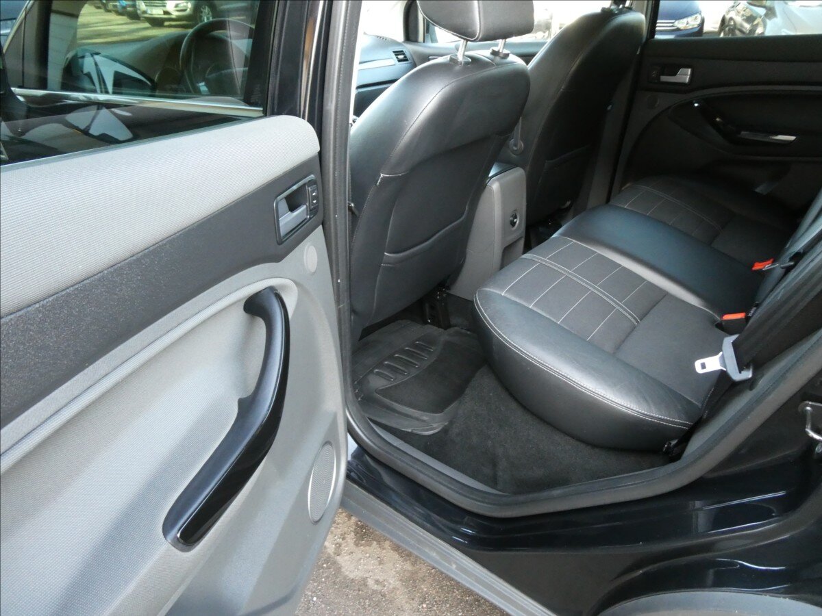 Ford Kuga SUV / Terénní 2,0 l 103 kw