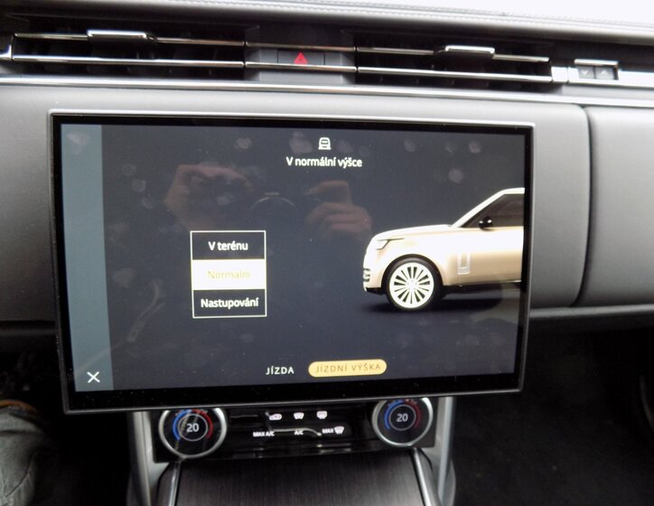 Land Rover Range Rover SUV 4,4 l 390 kw