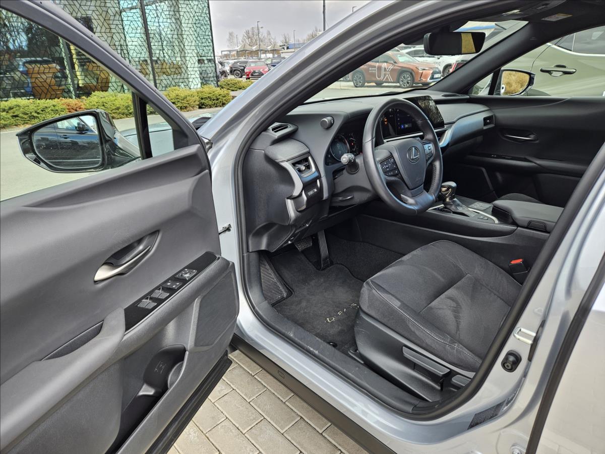 Lexus UX 250h