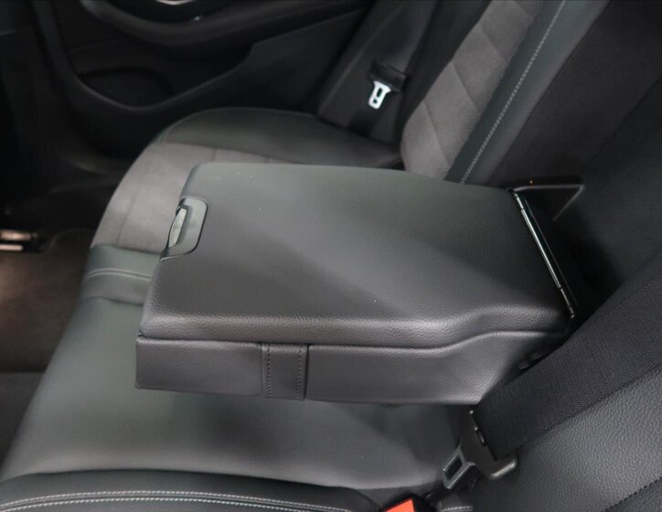 Mercedes-Benz Třídy E Kombi 2,0 l 143 kw