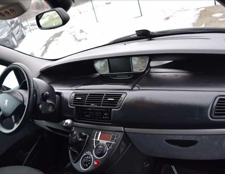 Peugeot 807 MPV 2,0 l 100 kw