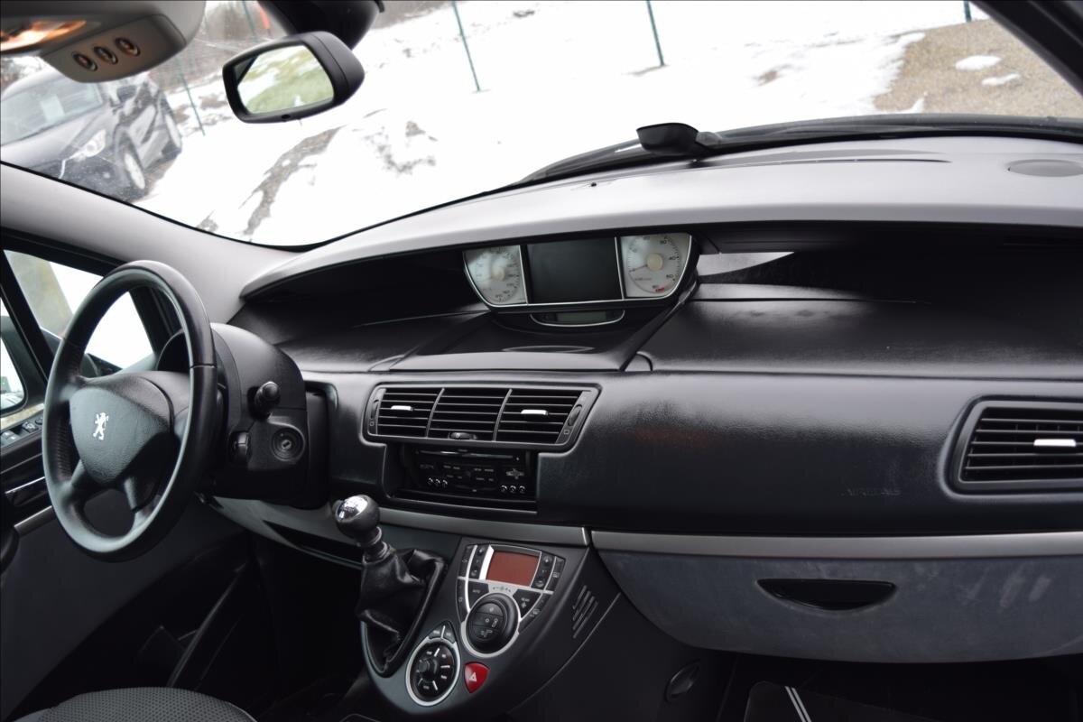 Peugeot 807 MPV 2,0 l 100 kw