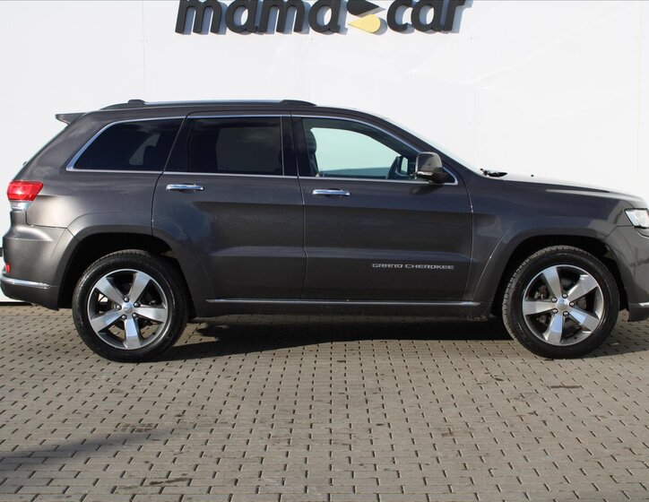 Jeep Grand Cherokee 8