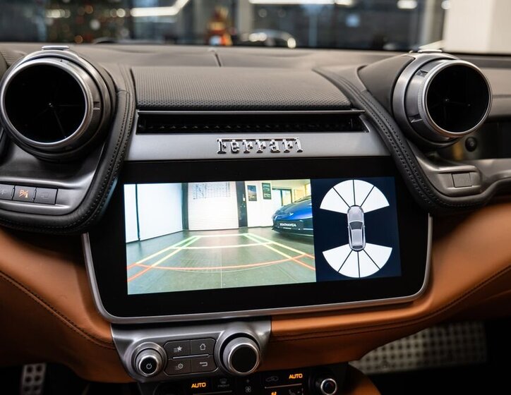 Ferrari GTC4 Lusso Kupé 6,3 l 507 kw