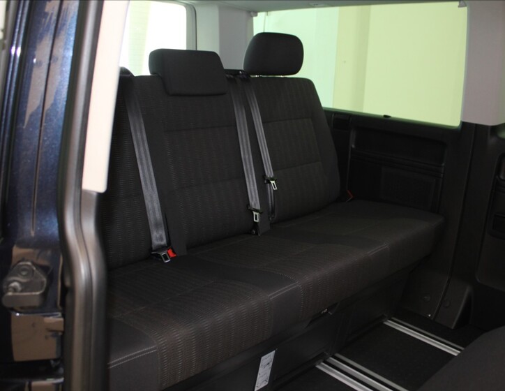 Volkswagen Multivan 8