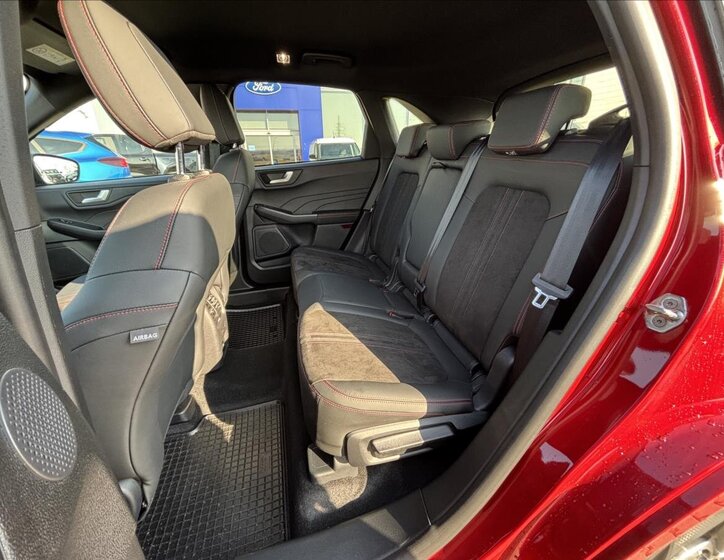 Ford Kuga SUV / Terénní 1,5 l 110 kw