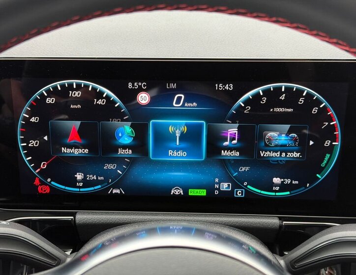 Mercedes-Benz GLA SUV / Terénní 1,3 l 160 kw