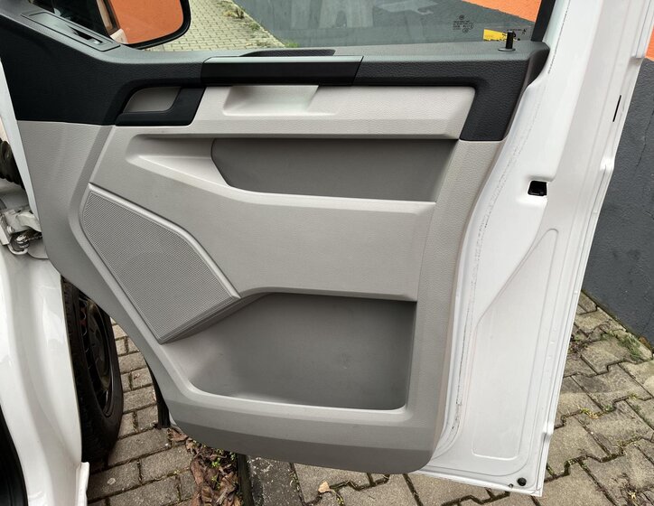 Volkswagen Transporter Kombi 2,0 l 110 kw