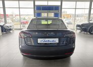 Tesla Model 3 Sedan / Limuzína 0,0 366 kw
