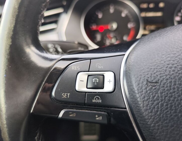 Volkswagen Passat Kombi 2,0 l 176 kw