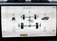 Land Rover Defender 23