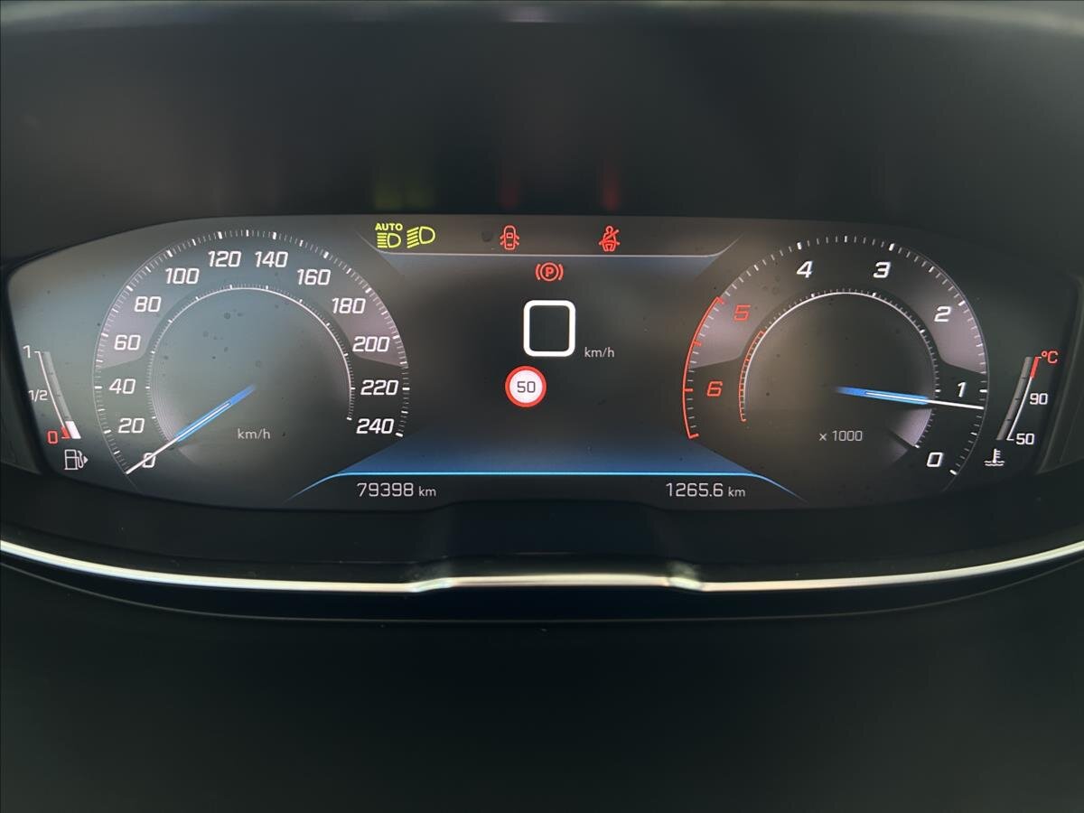 Peugeot 3008 SUV / Terénní 1,5 l 96 kw