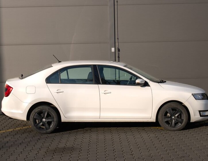 Škoda Rapid Sedan / Limuzína 1,4 l 66 kw