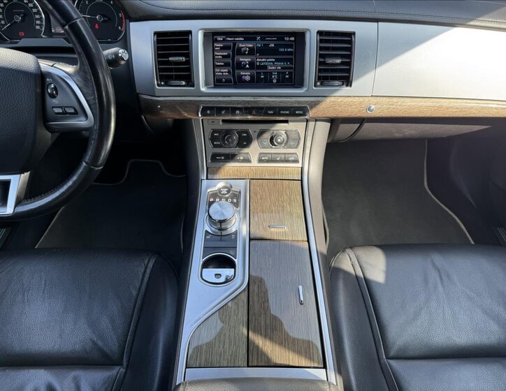 Jaguar XF Kombi 2,2 l 120 kw