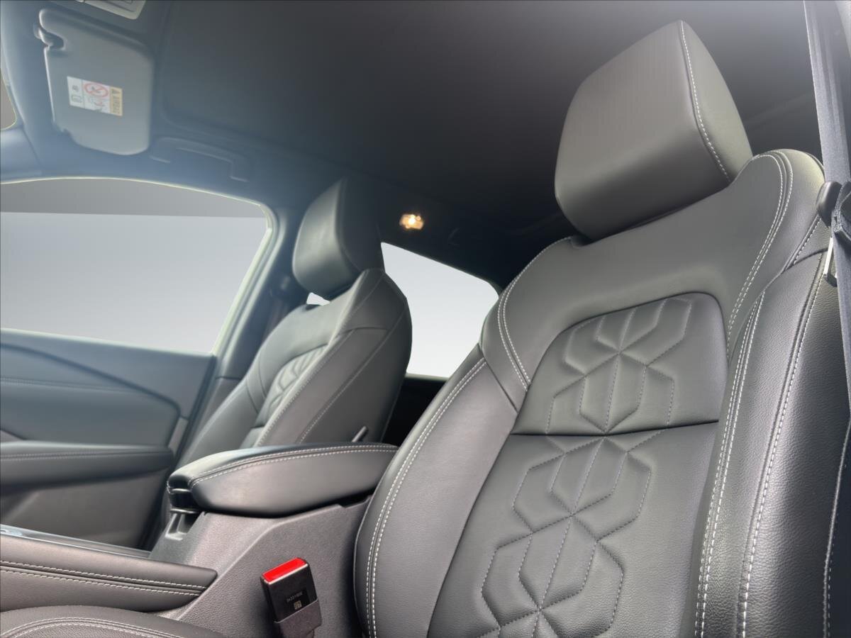 Nissan Qashqai SUV / Terénní 1,3 l 116 kw