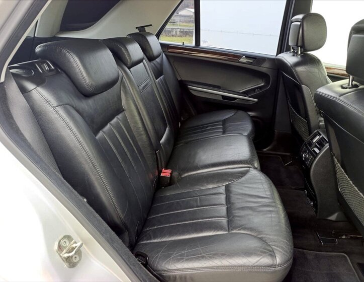 Mercedes-Benz Třídy M SUV / Terénní 3,0 l 165 kw