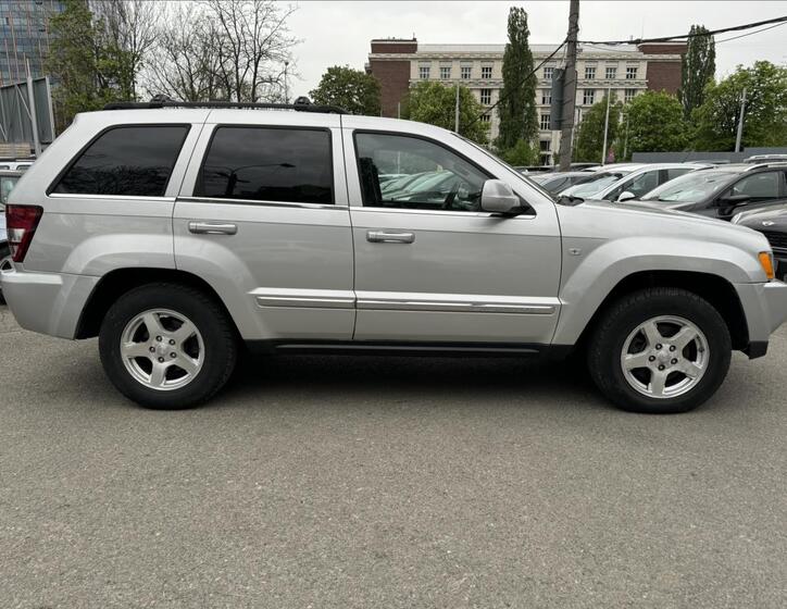 Jeep Grand Cherokee 12