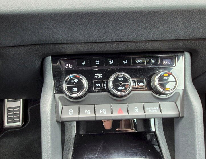 Škoda Karoq SUV / Terénní 1,5 l 110 kw