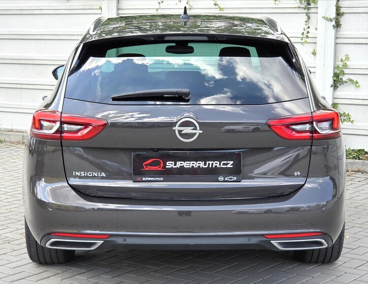 Opel Insignia Kombi 2,0 l 128 kw