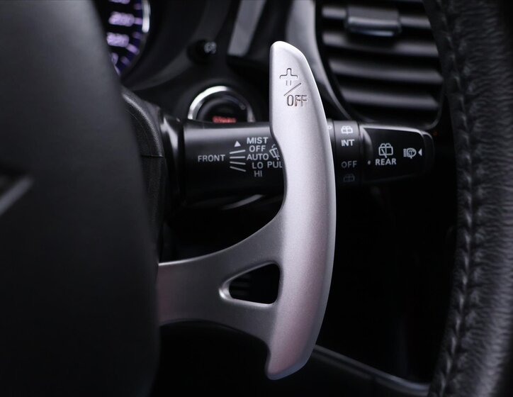 Mitsubishi Outlander 26