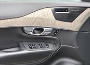 Volvo XC90 SUV / Terénní 2,0 l 173 kw